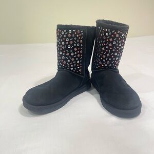 UGG CLASSIC SHORT STUD II BLACK CRYSTAL METAL STUDS BOOTS US 8 / EU 439/ UK 6